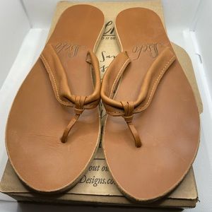 Sseko Caramel Flip Flop Size 9